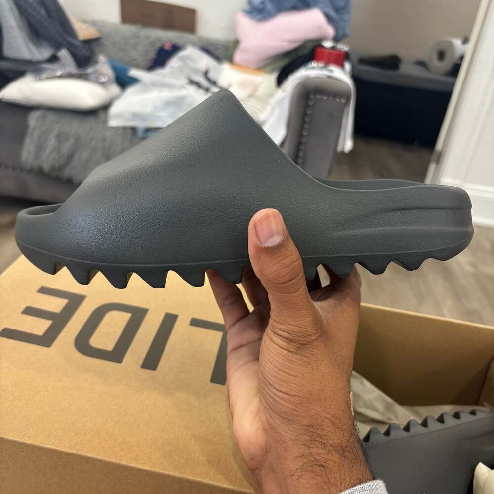 Adidas Yeezy Slide Dark Onyx